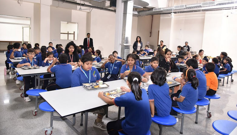 //apeejay.smartweb.in/wp-content/uploads/2023/01/dining-hall.jpg